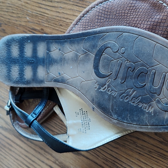 Circus Sandals - Picture 3 of 3